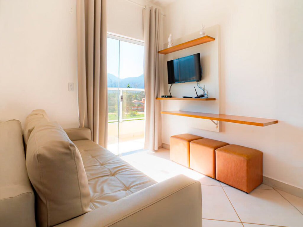 Sala do apartamento 301 de 1 dormitório para temporada na Maranduba em Ubatuba